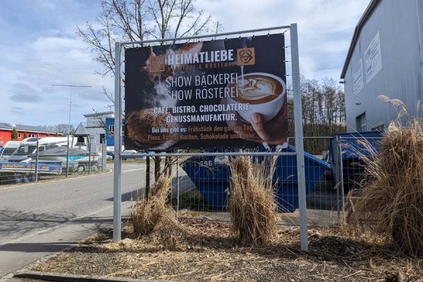Banner mit Bannerrahmenkonstruktion