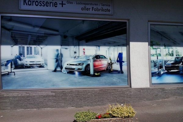 Schaufensterbeschriftung Vollfolierung sichtundurchlässig