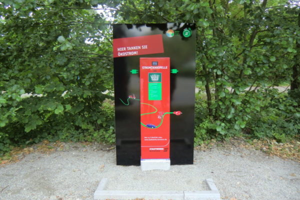 Beschriftung einer Elektrotankstelle