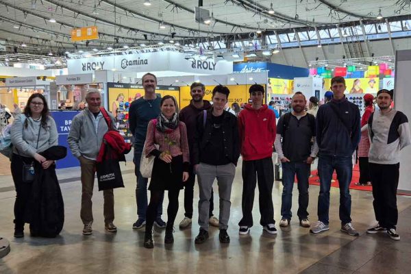 gruppenbild-messe gruppenbild-messe