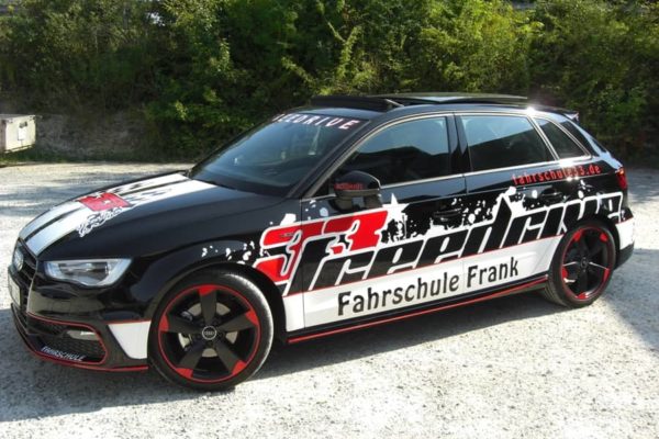 Vollständige Fahrzeugbeschriftung