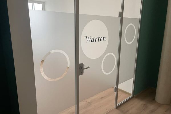 Wartebereich Sichtschutzfolierung