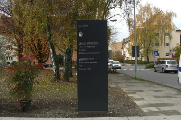 Werbemonolith bedruckt